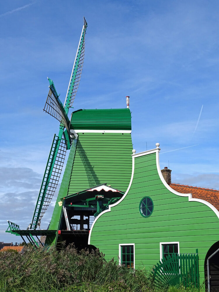 Houtzaagmolen De Gekroonde Poelenburg (Zaanstreek)