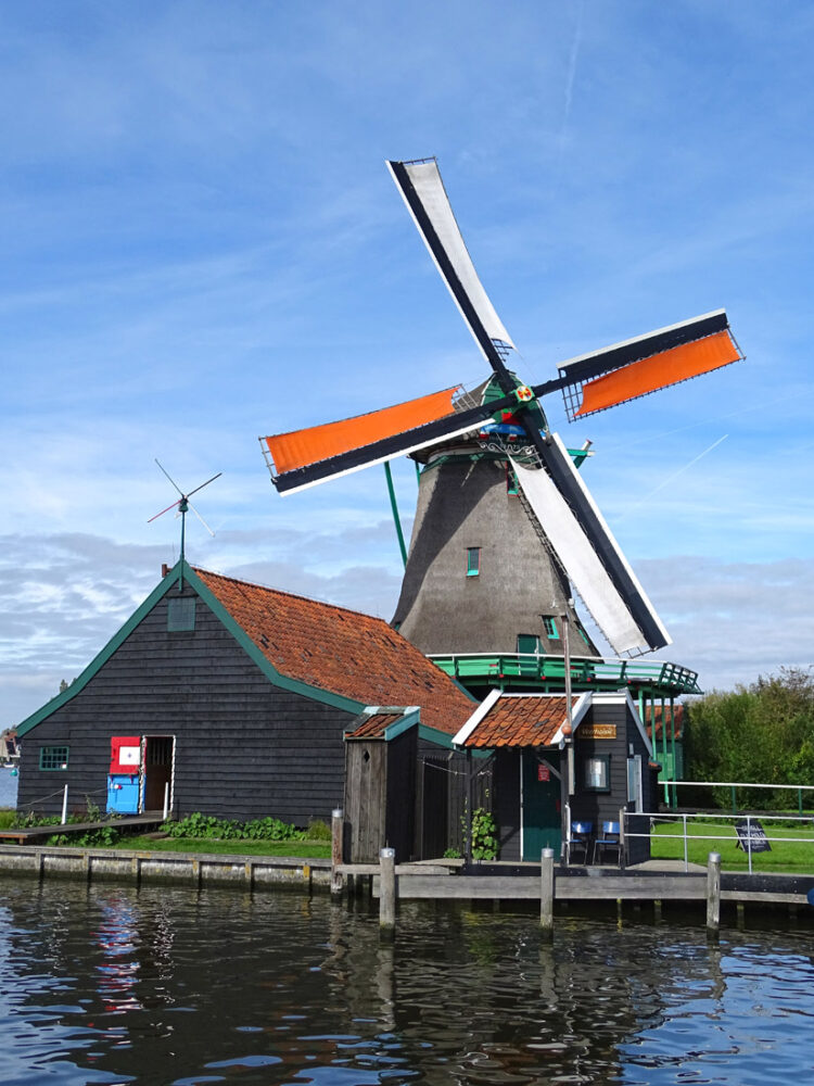 Oliemolen De Bonte Hen (Zaanstreek)